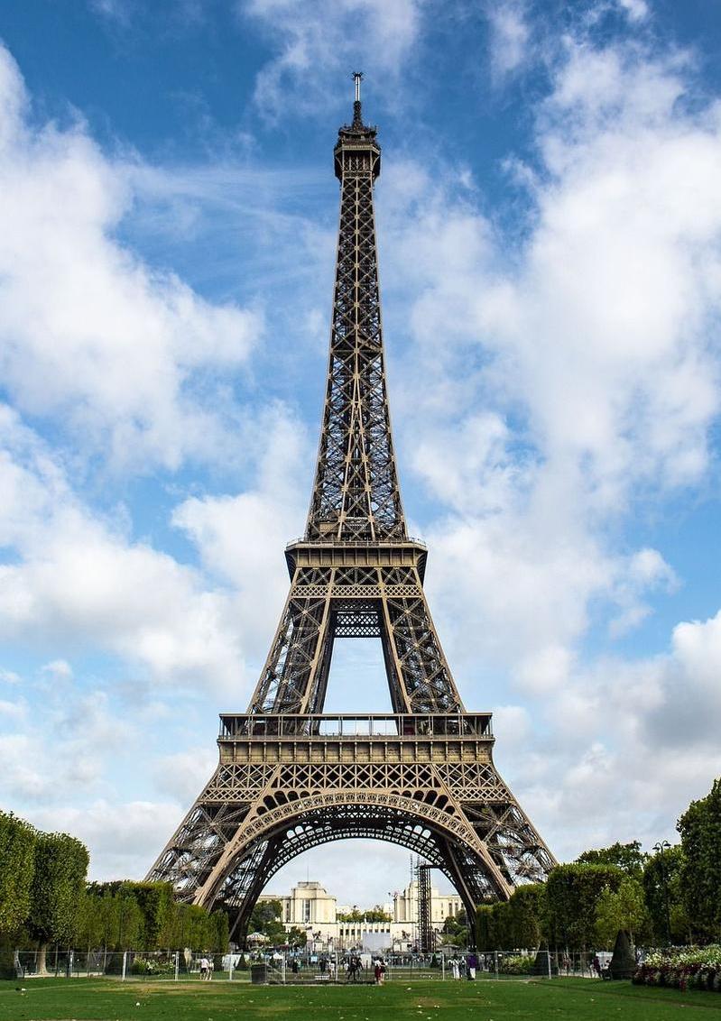 高技术风格在建筑中的代表作品是巴黎的 (图1)